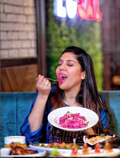 Farhana Suhail, a food influencer and connoisseur with a 27.5K following on Instagram.